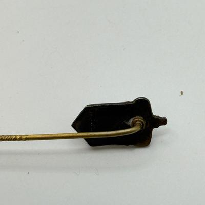 LOT 117: Vintage Sterling Silver Masonic & Crest Stick Pins (6.8g)