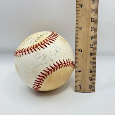 LOT 118: Signed MLB Scott Rolen Baseball