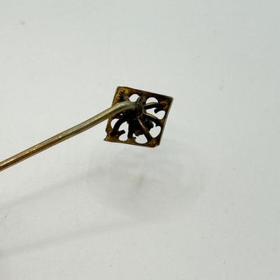 LOT 119: Vintage Hat / Stick Pins: Floral & Cameo Designs