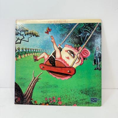 LOT 126: Vinyl Record Albums circa 1970s: Jefferson Airplane, Rod Stewart & More (LIST IN DESCRPTION)