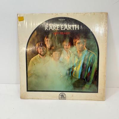 LOT 126: Vinyl Record Albums circa 1970s: Jefferson Airplane, Rod Stewart & More (LIST IN DESCRPTION)