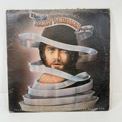 LOT 126: Vinyl Record Albums circa 1970s: Jefferson Airplane, Rod Stewart & More (LIST IN DESCRPTION)