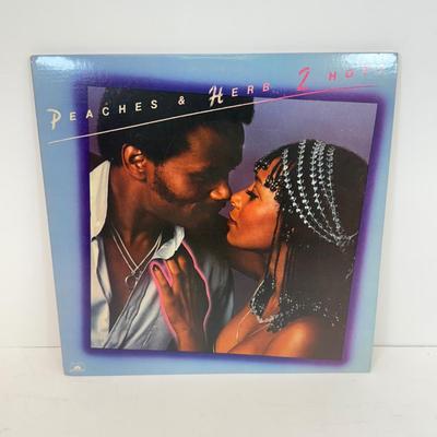 LOT 128: Vinyl Record Albums: Donna Summer, Dionne Warwick, Stevie Wonder, Nat King Cole & More