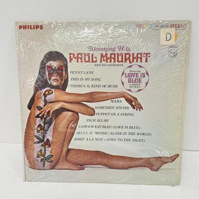 LOT 135: 1970s/80s Vinyl Record Albums: Footloose, Rod Stewart, Bonnie Tyler, Pointer Sisters, The Ray Charles Singers, Air Supply &...