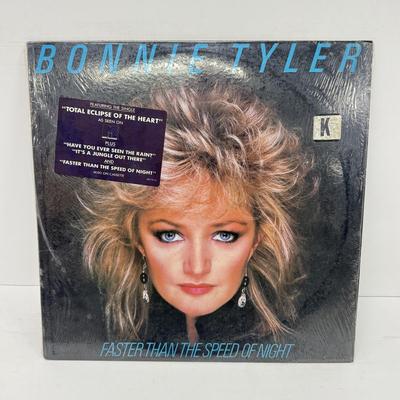 LOT 135: 1970s/80s Vinyl Record Albums: Footloose, Rod Stewart, Bonnie Tyler, Pointer Sisters, The Ray Charles Singers, Air Supply &...