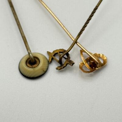 LOT 140: Collection of Vintage/Antique Hat Stick Pins