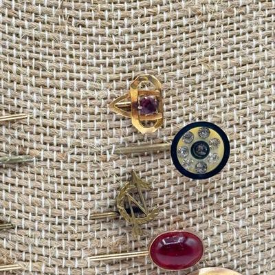 LOT 140: Collection of Vintage/Antique Hat Stick Pins