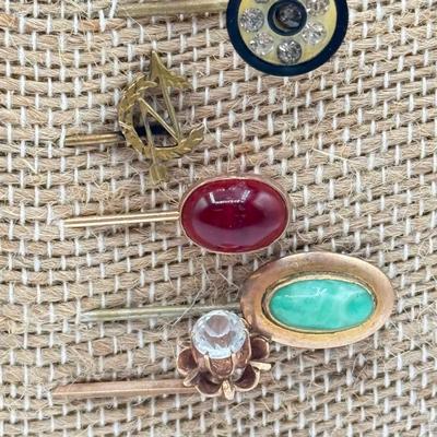 LOT 140: Collection of Vintage/Antique Hat Stick Pins