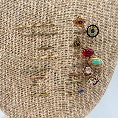 LOT 140: Collection of Vintage/Antique Hat Stick Pins