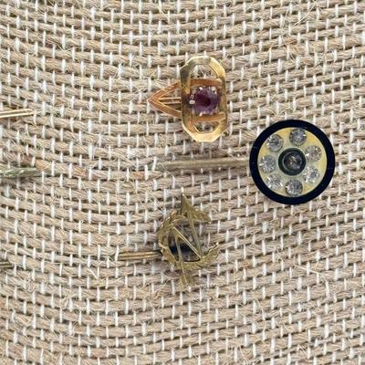 LOT 140: Collection of Vintage/Antique Hat Stick Pins