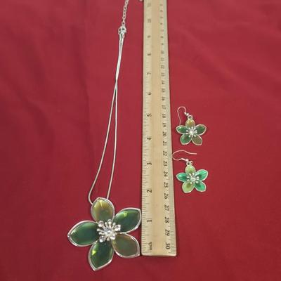 LOT 144: Silver-tone Bow Rhinestone Necklace, Premier Designs Murano Art Glass Style Beaded Necklace & Bracelet, Silver-tone Chain...