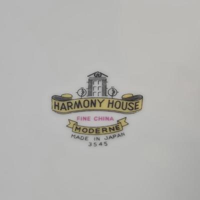 LOT 150: Vintage Harmony House China Set/ 8 Dinner Plates, 8 Salad Plates, 7 Soup Bowls, 7 Dessert Bowls, 1 Serving Bowl, 8 Cups &...