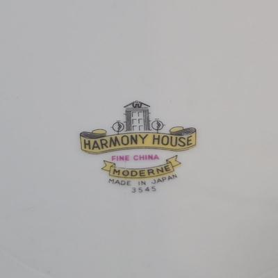 LOT 150: Vintage Harmony House China Set/ 8 Dinner Plates, 8 Salad Plates, 7 Soup Bowls, 7 Dessert Bowls, 1 Serving Bowl, 8 Cups &...