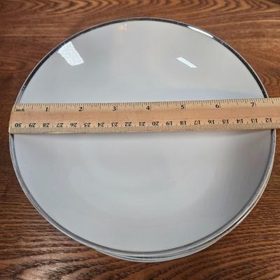 LOT 150: Vintage Harmony House China Set/ 8 Dinner Plates, 8 Salad Plates, 7 Soup Bowls, 7 Dessert Bowls, 1 Serving Bowl, 8 Cups &...