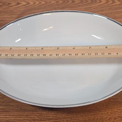 LOT 150: Vintage Harmony House China Set/ 8 Dinner Plates, 8 Salad Plates, 7 Soup Bowls, 7 Dessert Bowls, 1 Serving Bowl, 8 Cups &...