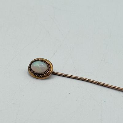 LOT 182: 14k Gold & Opal Antique Hat Pin in Case (1.6gtw)