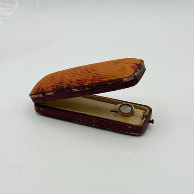LOT 182: 14k Gold & Opal Antique Hat Pin in Case (1.6gtw)