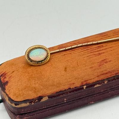 LOT 182: 14k Gold & Opal Antique Hat Pin in Case (1.6gtw)