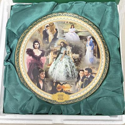 LOT 185: Great gift! New! Large 12" Bradford Exchange Limited Edition Gone with the Wind Masterpiece Collectors Plate #1000/5000
