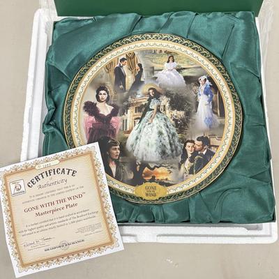 LOT 185: Great gift! New! Large 12" Bradford Exchange Limited Edition Gone with the Wind Masterpiece Collectors Plate #1000/5000