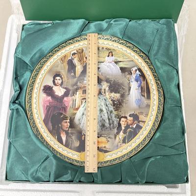 LOT 185: Great gift! New! Large 12" Bradford Exchange Limited Edition Gone with the Wind Masterpiece Collectors Plate #1000/5000
