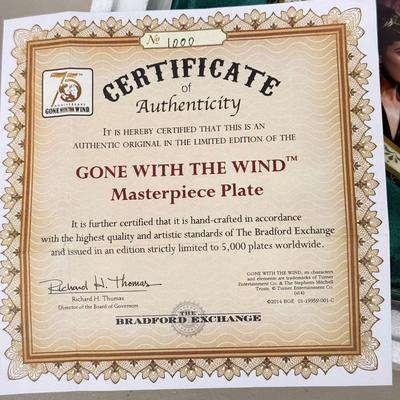 LOT 185: Great gift! New! Large 12" Bradford Exchange Limited Edition Gone with the Wind Masterpiece Collectors Plate #1000/5000