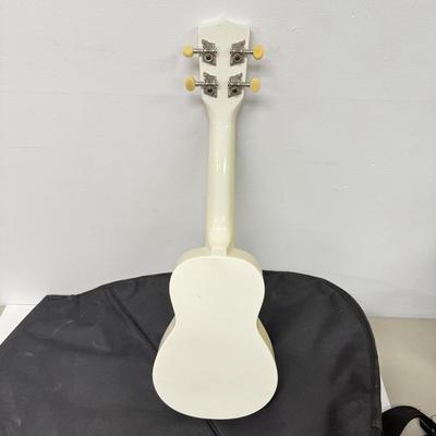 LOT 193: Makala Ukulele MK-SD7PW 30 (22”)