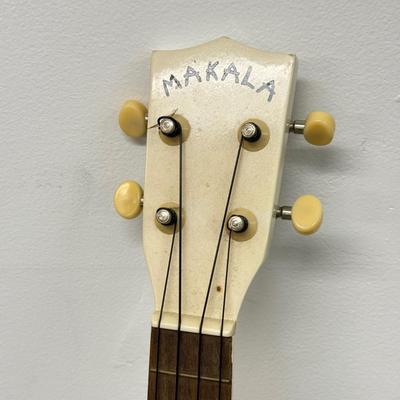 LOT 193: Makala Ukulele MK-SD7PW 30 (22”)