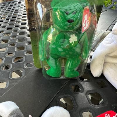 Mix Doll Lot-Includes McDonalds Erin The Bear Beanie Baby 1997 With Errors 1993 Ty Oakbrook