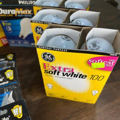 New Light Bulbs Mix Lot