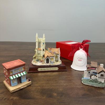 Village Figurines Mix Lot 