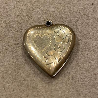 1940s Royal Jewelry heart pendant 1/20 12k and silver