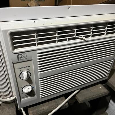 5,000 BTU Perfect Aire ac unit
