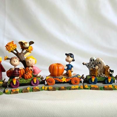 Peanuts Halloween Train
