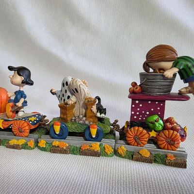 Peanuts Halloween Train
