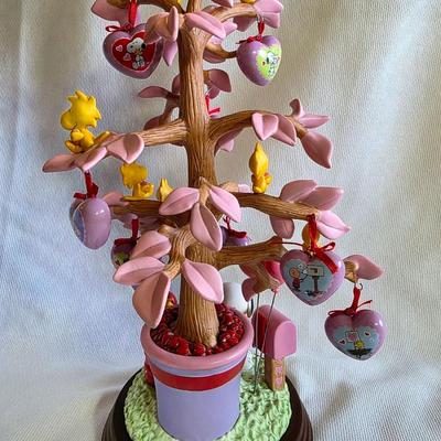 Snoopy Valentine Tree