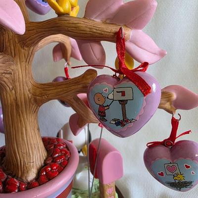 Snoopy Valentine Tree