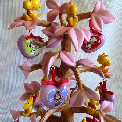 Snoopy Valentine Tree