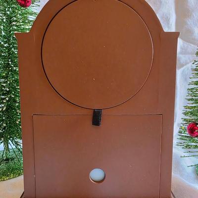 Peanuts Four Seasons DESK Clock