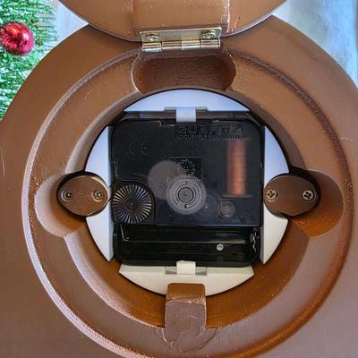 Peanuts Four Seasons DESK Clock