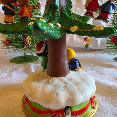 Peanuts Musical Christmas Tree
