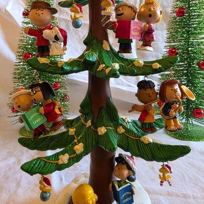Peanuts Musical Christmas Tree