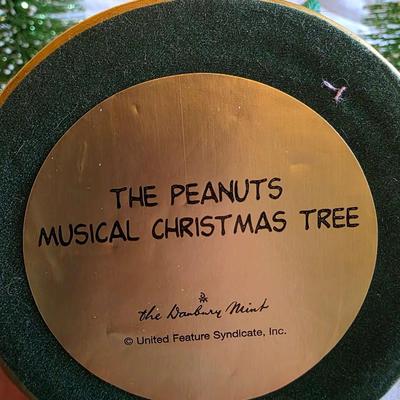 Peanuts Musical Christmas Tree