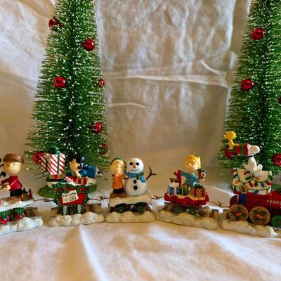 Peanuts Christmas Train
