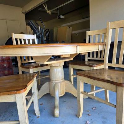 Dining Table with 4 chairs
