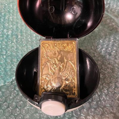 Pokémon charizard gold card