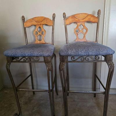 2 Barstools