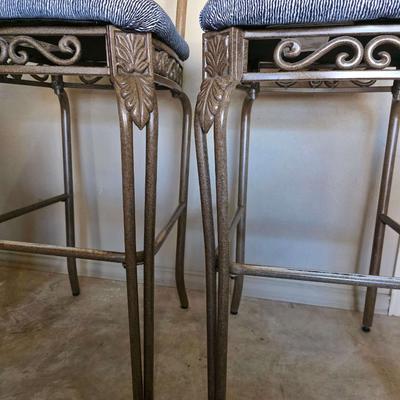 2 Barstools