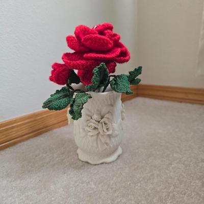 Ceramic vase with crocthed flowers