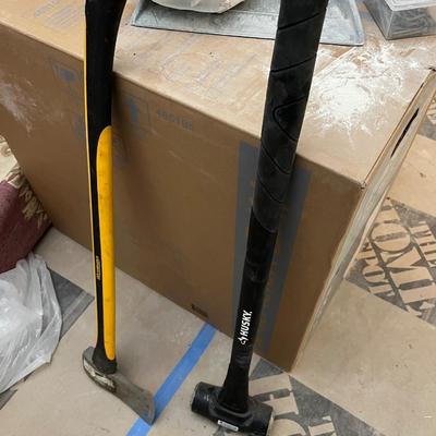 Sledge hammer and axe set